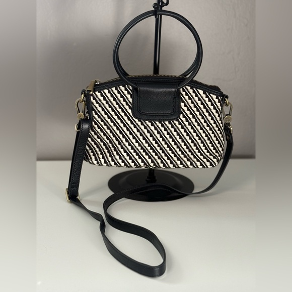 HOBO Sheila Crossbody Bag Artisan Textured Leather EUC - Picture 4 of 7